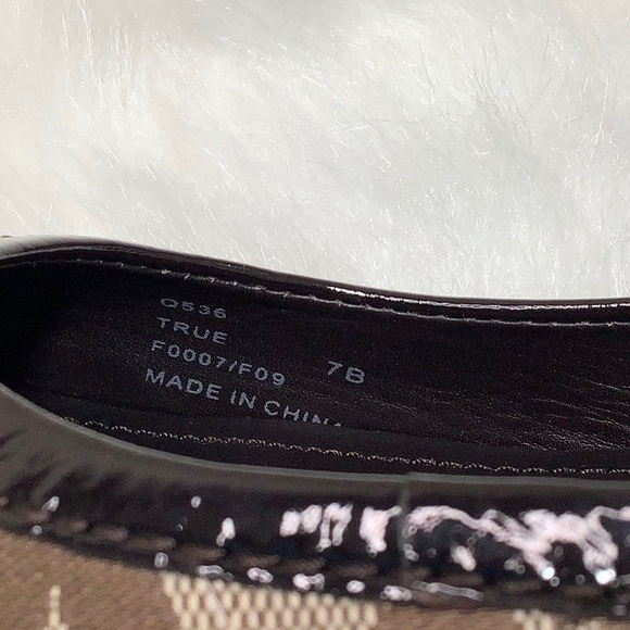 LIKE NEW COACH "True" Brown Signature and Patent Leather Ballet Flats - Picture 13 of 15